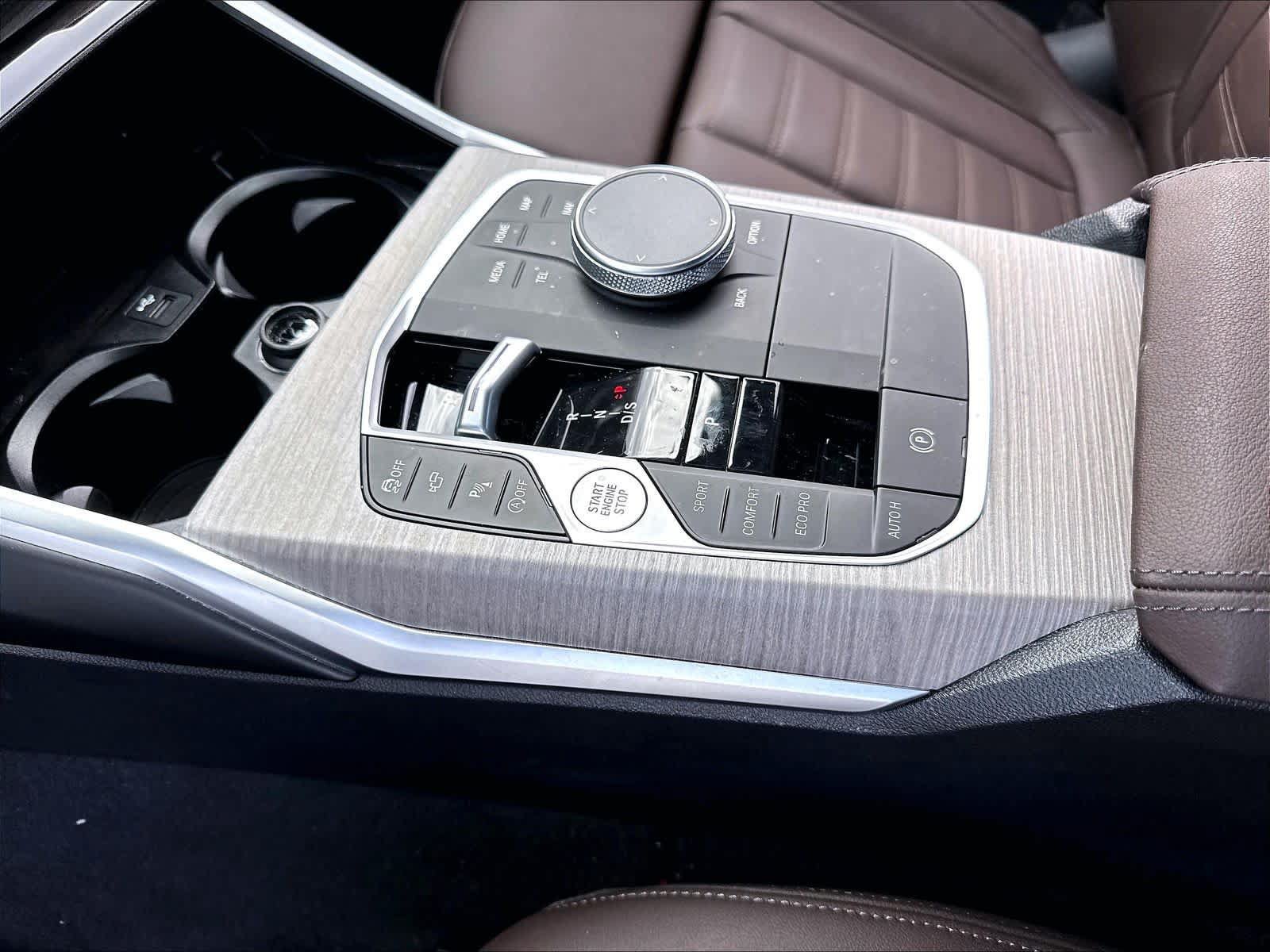 Used 2025 BMW 330i Sedan w/ Premium Package RWD image 18