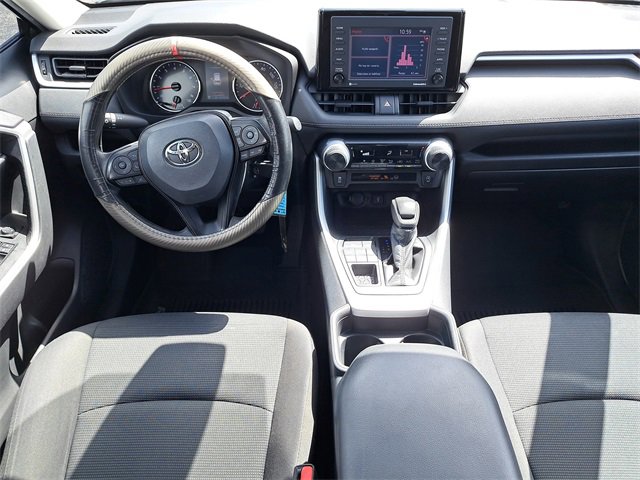 Used 2021 Toyota RAV4 LE image 14