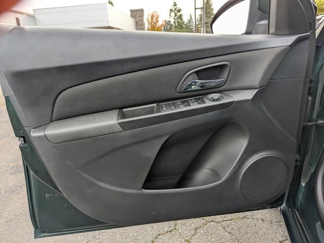 Used 2015 Chevrolet Cruze LT image 10