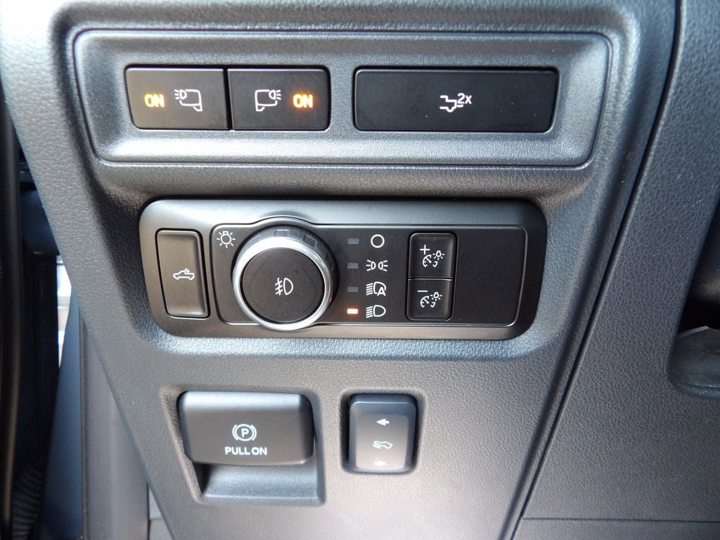 Used 2023 Ford F150 Platinum AWD/4WD image 17