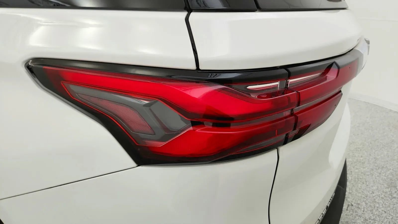 Used 2023 Chevrolet Traverse LT w/ LT Premium Package image 15