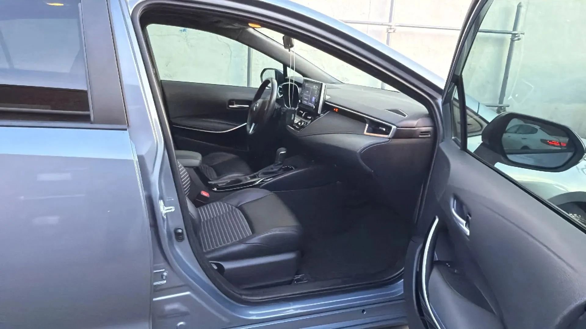 Used 2021 Toyota Corolla XSE image 25