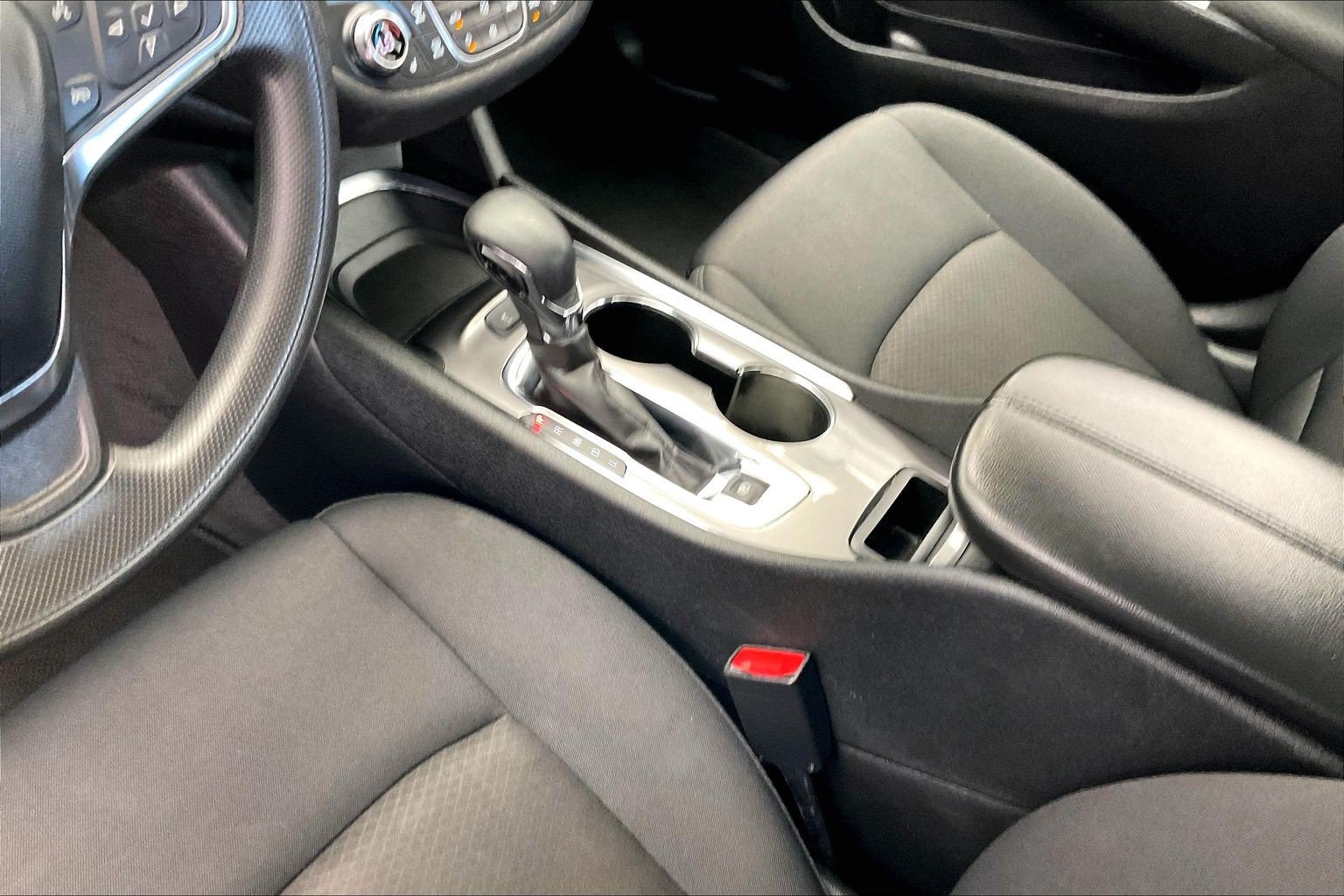 Used 2025 Chevrolet Malibu LT FWD image 16