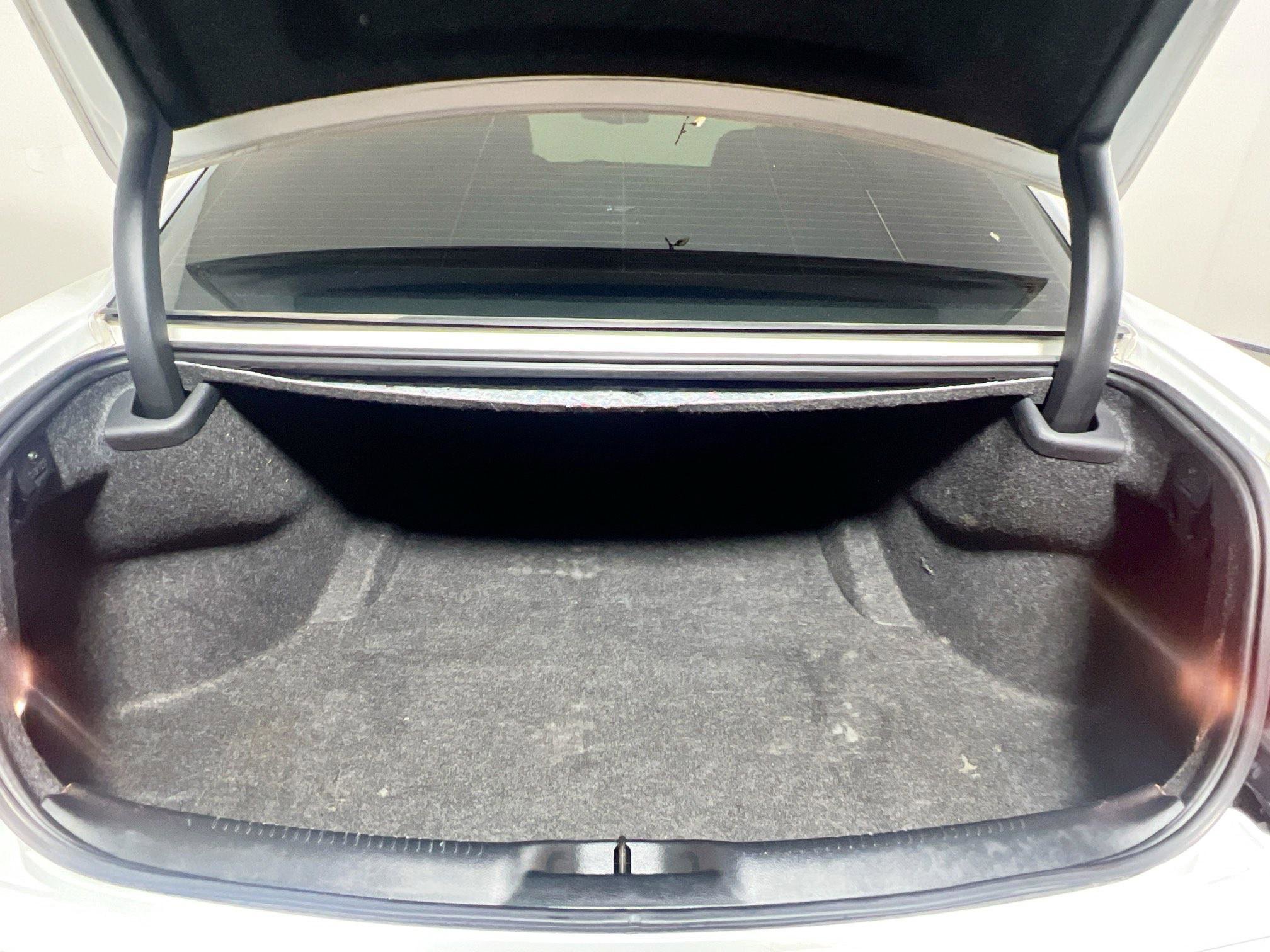 Used 2019 Chrysler 300 S image 34