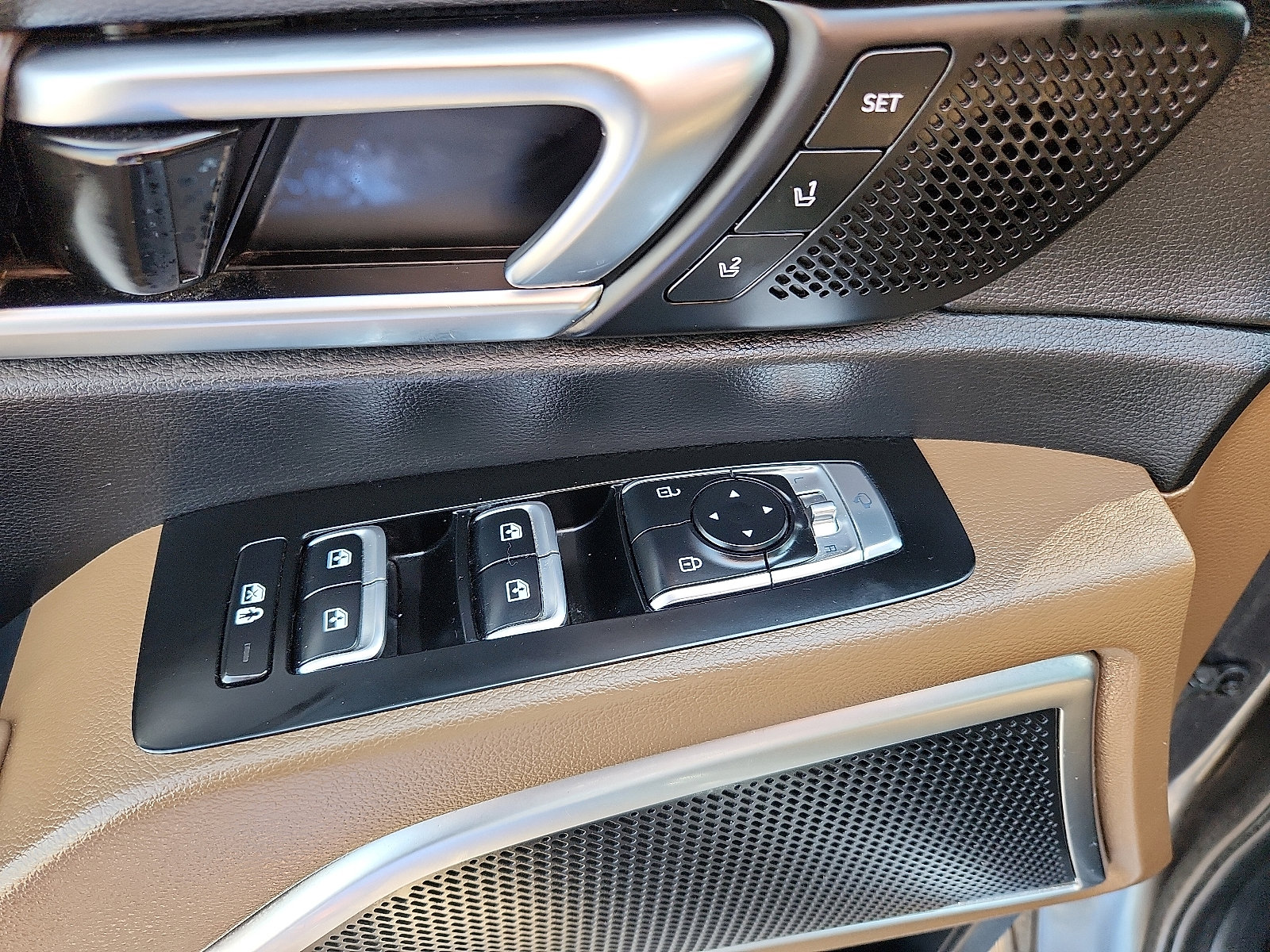 Used 2022 Kia Telluride SX w/ SX Prestige Package image 10