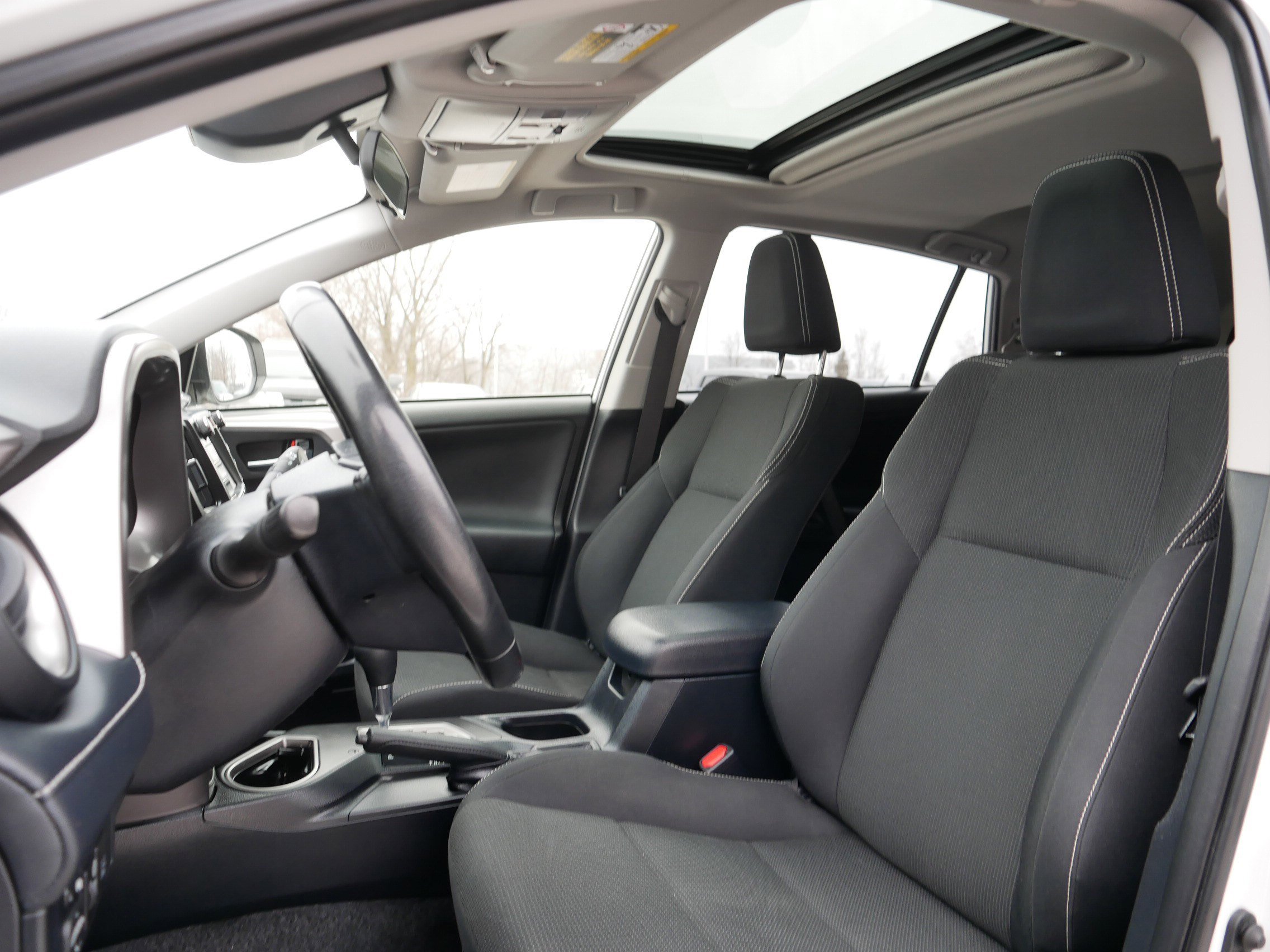 Used 2018 Toyota RAV4 XLE image 33