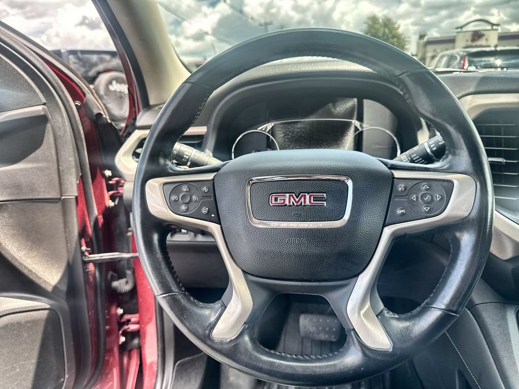 Used 2021 GMC Acadia Denali w/ Denali Ultimate Package AWD/4WD image 13