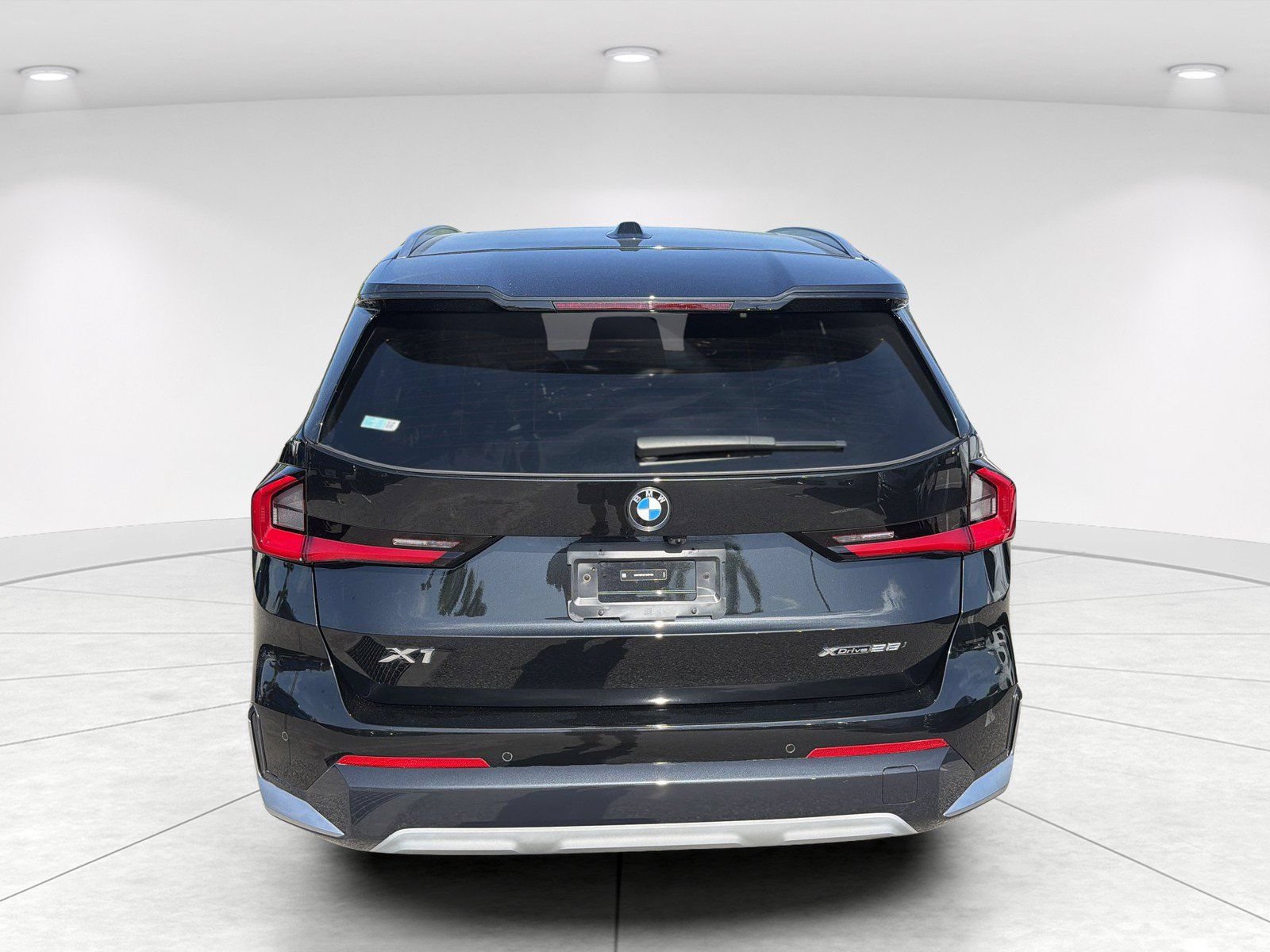 Used 2023 BMW X1 xDrive28i w/ Convenience Package AWD/4WD image 5