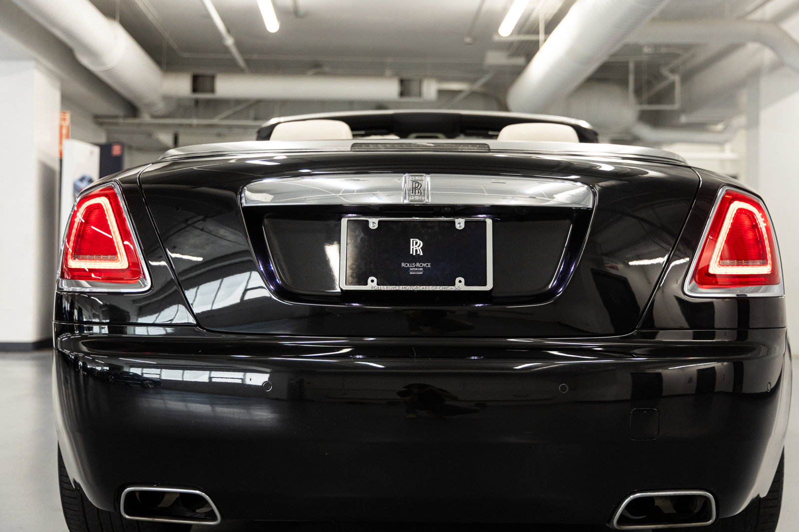Used 2017 Rolls-Royce Dawn RWD image 26