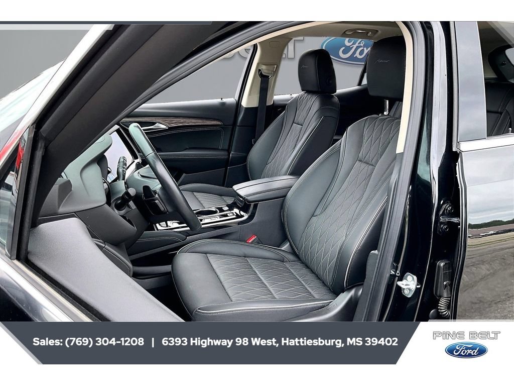Used 2023 Buick Envision Avenir FWD image 18
