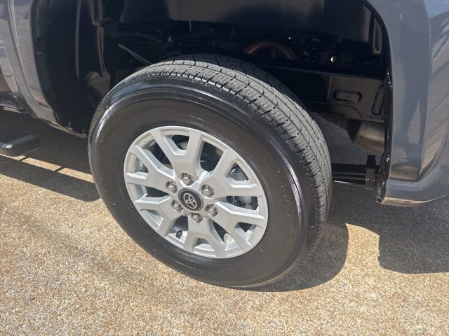 Used 2024 Toyota Tacoma SR AWD/4WD image 9