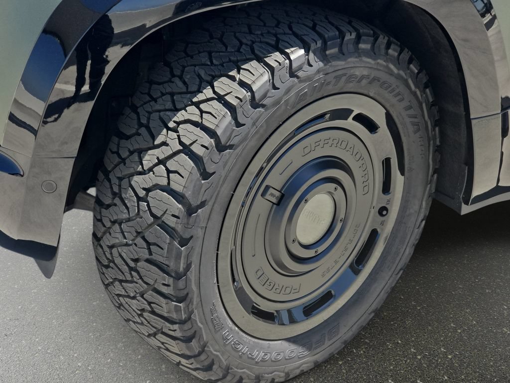 New 2026 Land Rover Defender 110 X AWD/4WD image 34