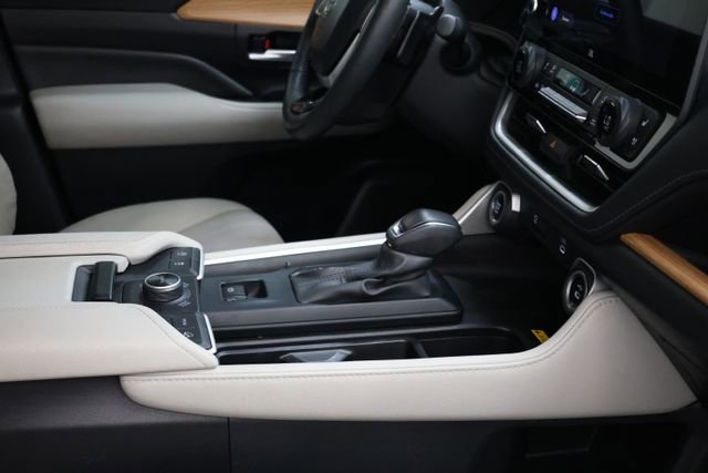 Used 2024 Toyota Grand Highlander Platinum image 77