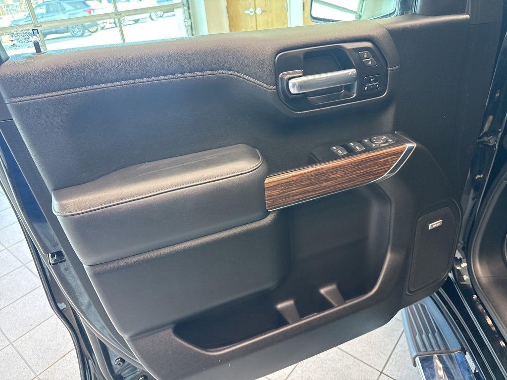 Used 2021 Chevrolet Silverado 1500 High Country w/ Safety Package II image 12