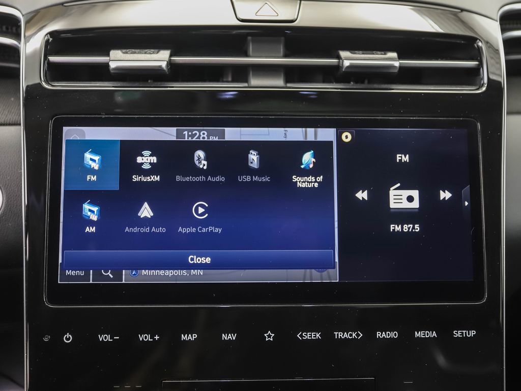 Used 2024 Hyundai Tucson Limited image 16