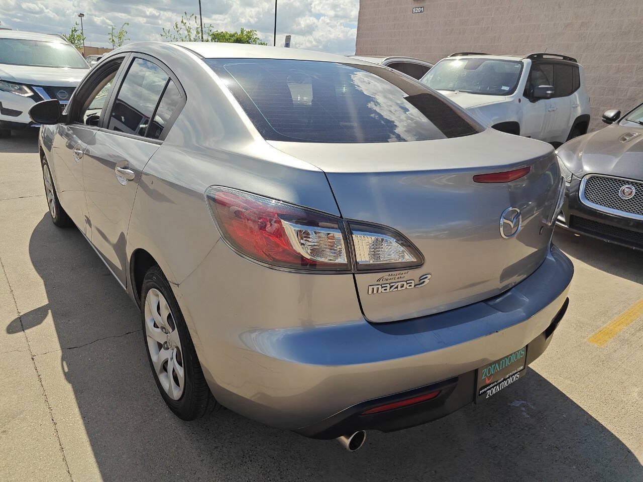 Used 2010 MAZDA MAZDA3 i Sport FWD image 6