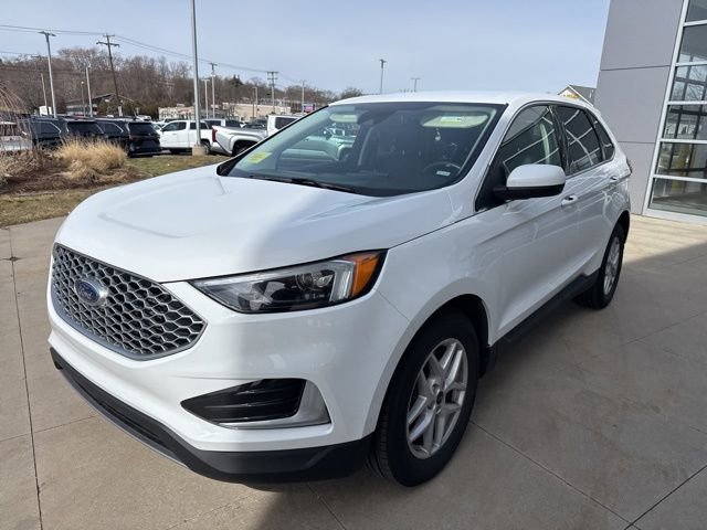 Used 2024 Ford Edge SEL AWD/4WD image 3