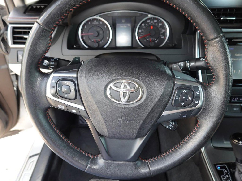 Used 2016 Toyota Camry XSE w/ Moonroof Package FWD image 12