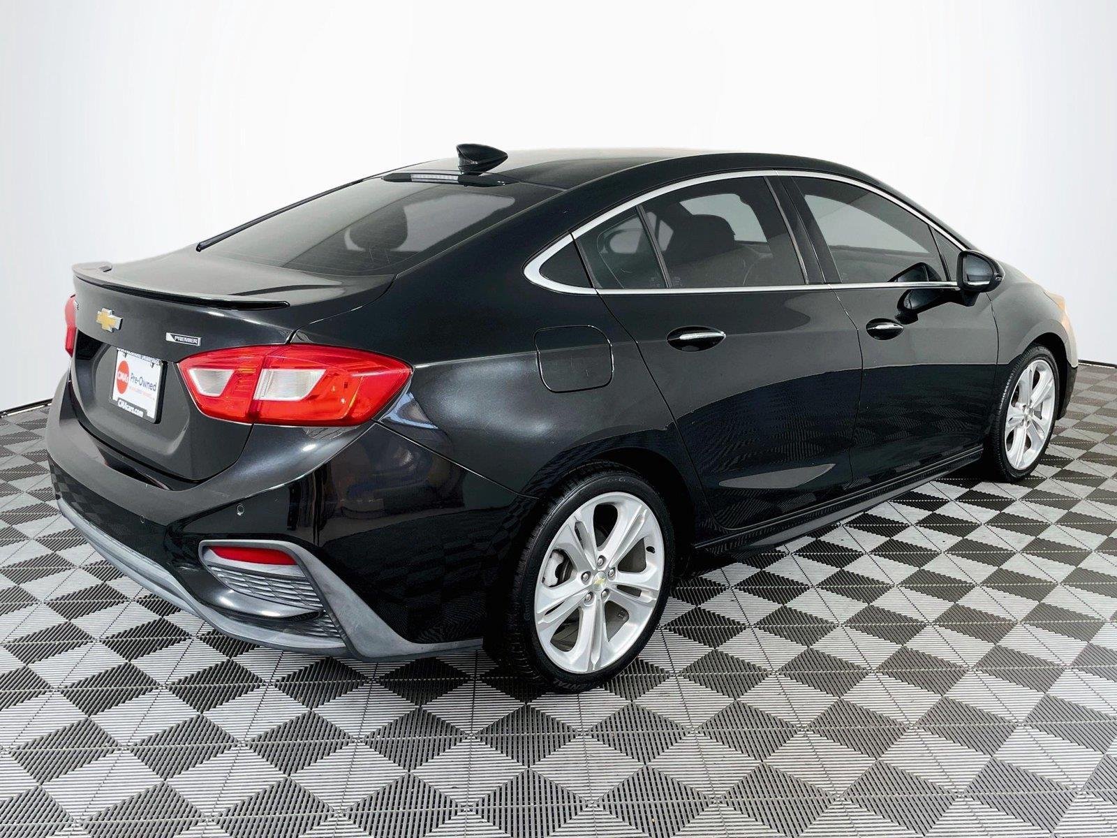 Used 2016 Chevrolet Cruze Premier FWD image 9