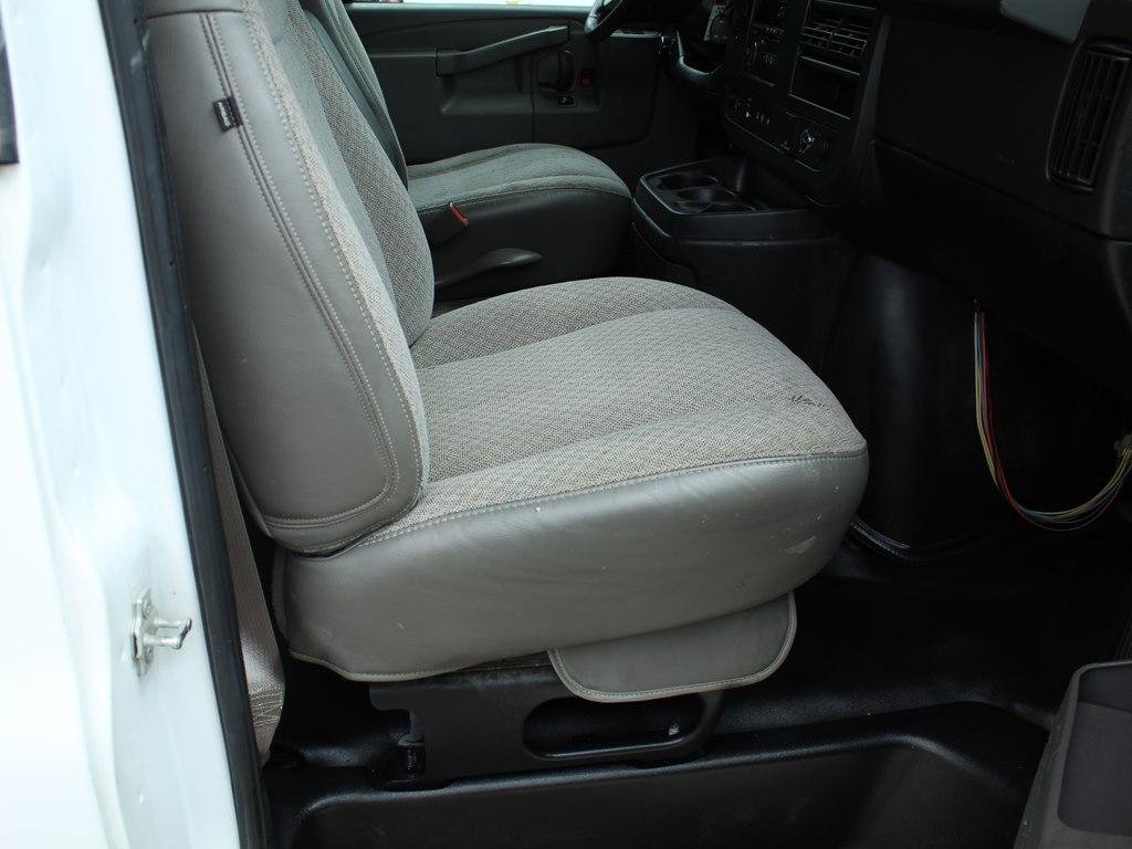 Used 2019 Chevrolet Express 3500 w/ Power Convenience Package RWD image 20