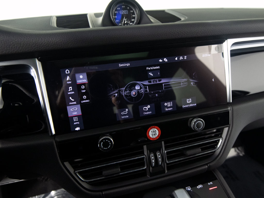 Certified 2026 Porsche Macan AWD/4WD image 27