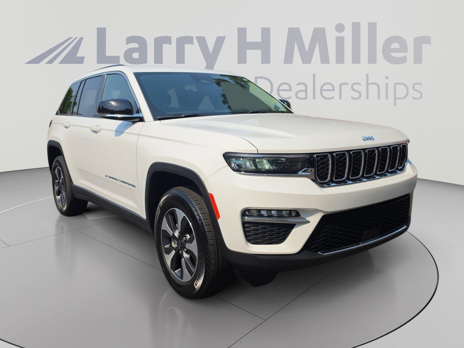 Used 2023 Jeep Grand Cherokee 4WD 4xe image 7