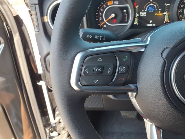 Used 2025 Jeep Wrangler Unlimited Sahara AWD/4WD image 24