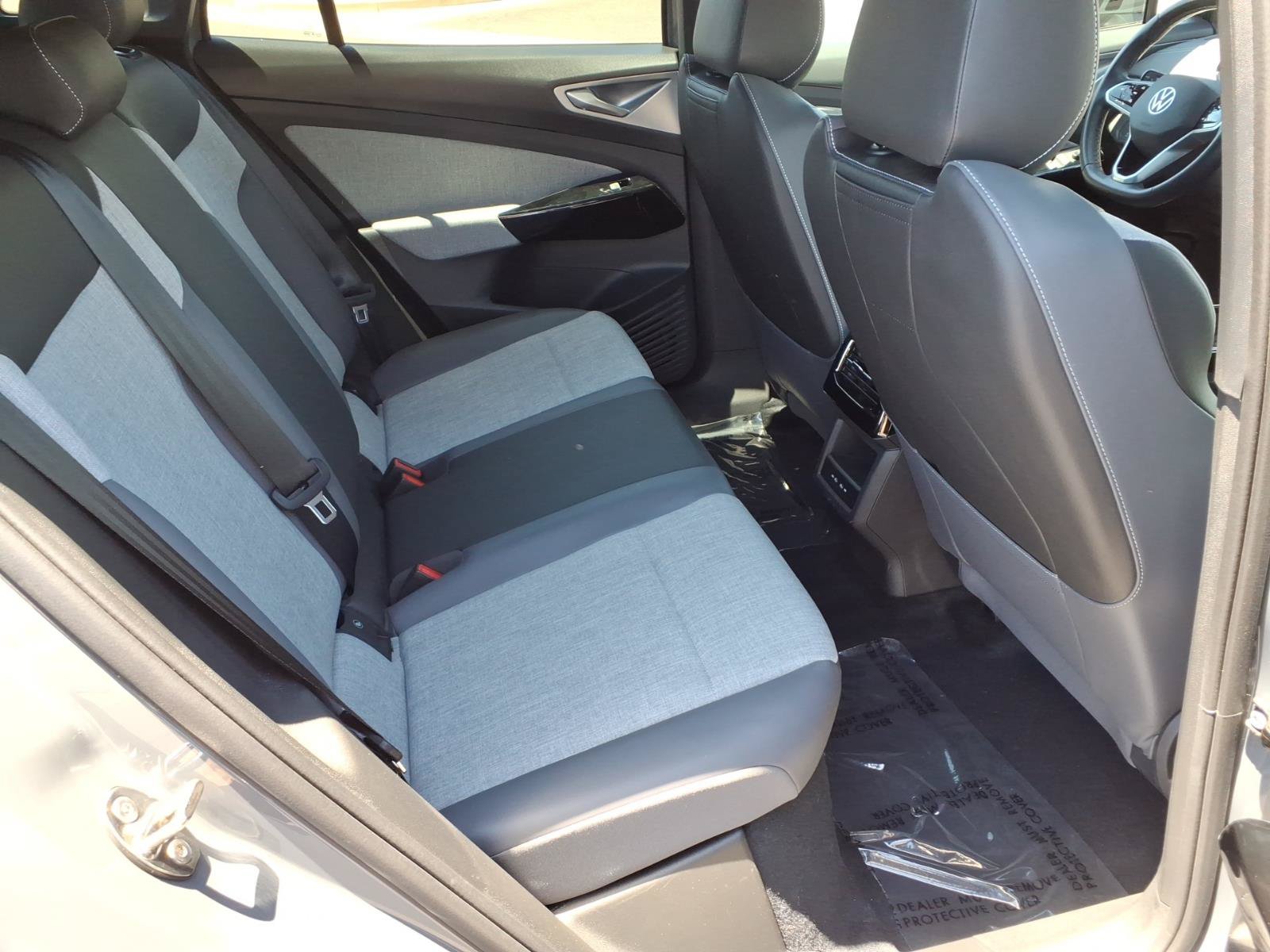 Certified 2025 Volkswagen ID.4 Pro RWD image 14