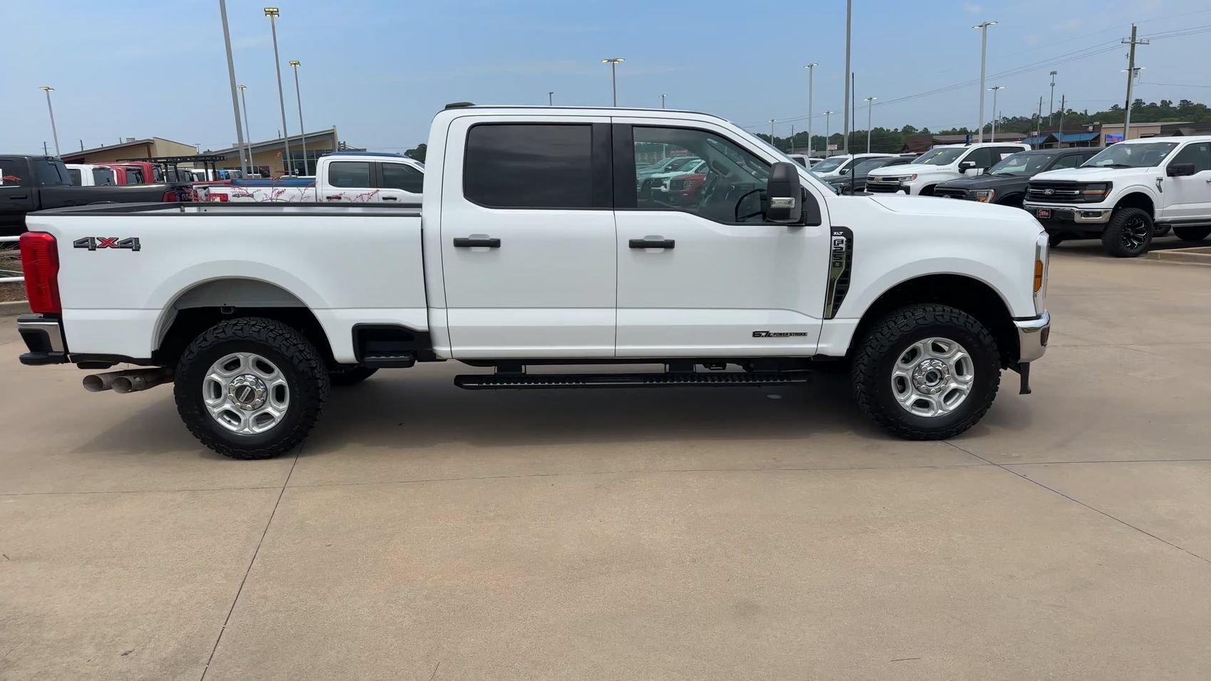 Used 2025 Ford F250 XLT AWD/4WD image 2