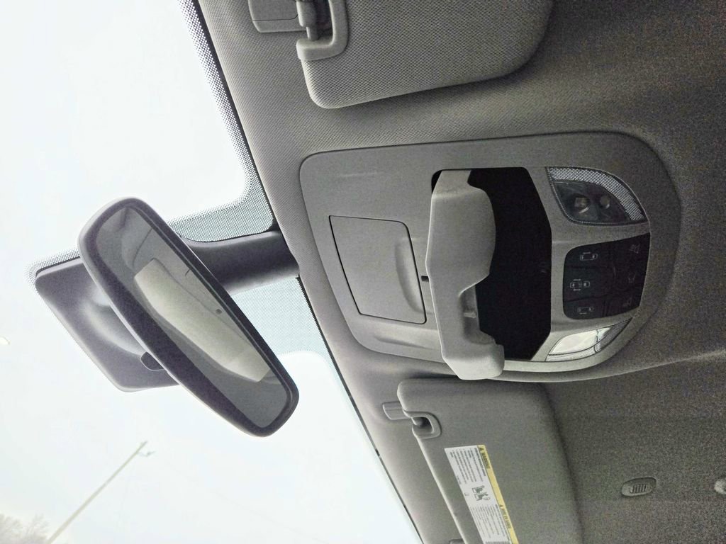 Used 2024 Chrysler Pacifica Touring-L image 34