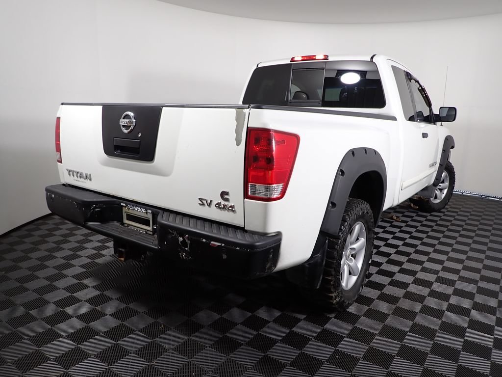 Used 2011 Nissan Titan SV w/ SV Value Truck Pkg AWD/4WD image 15