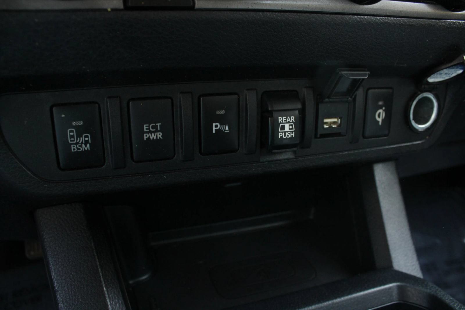 Used 2021 Toyota Tacoma TRD Off-Road w/ Technology Package AWD/4WD image 35