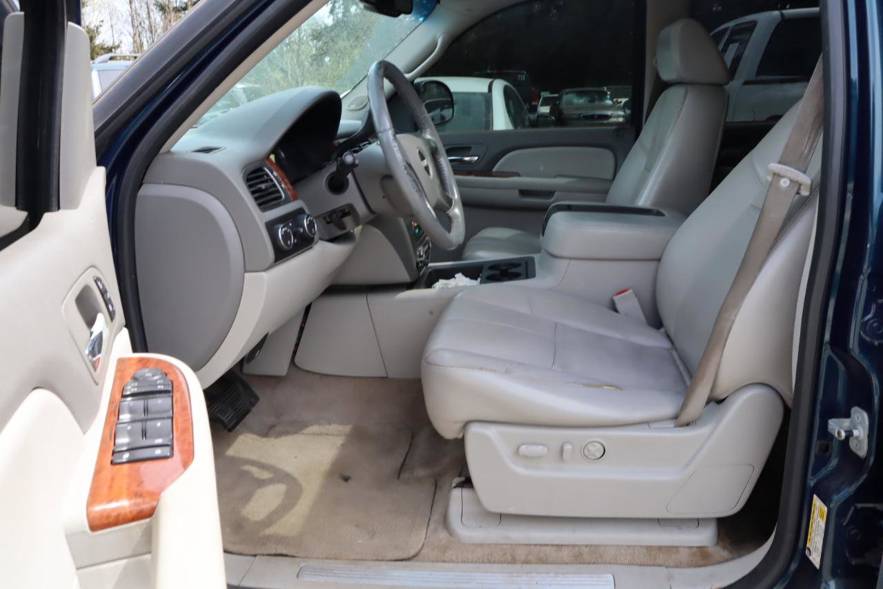 Used 2007 GMC Yukon XL SLT w/ SLT Preferred Equipment Group AWD/4WD image 6