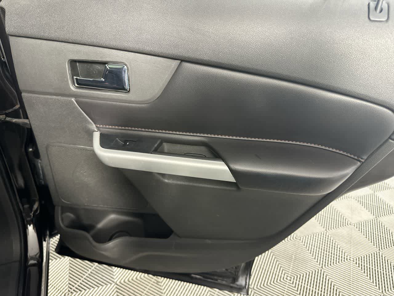 Used 2013 Ford Edge SEL FWD image 27