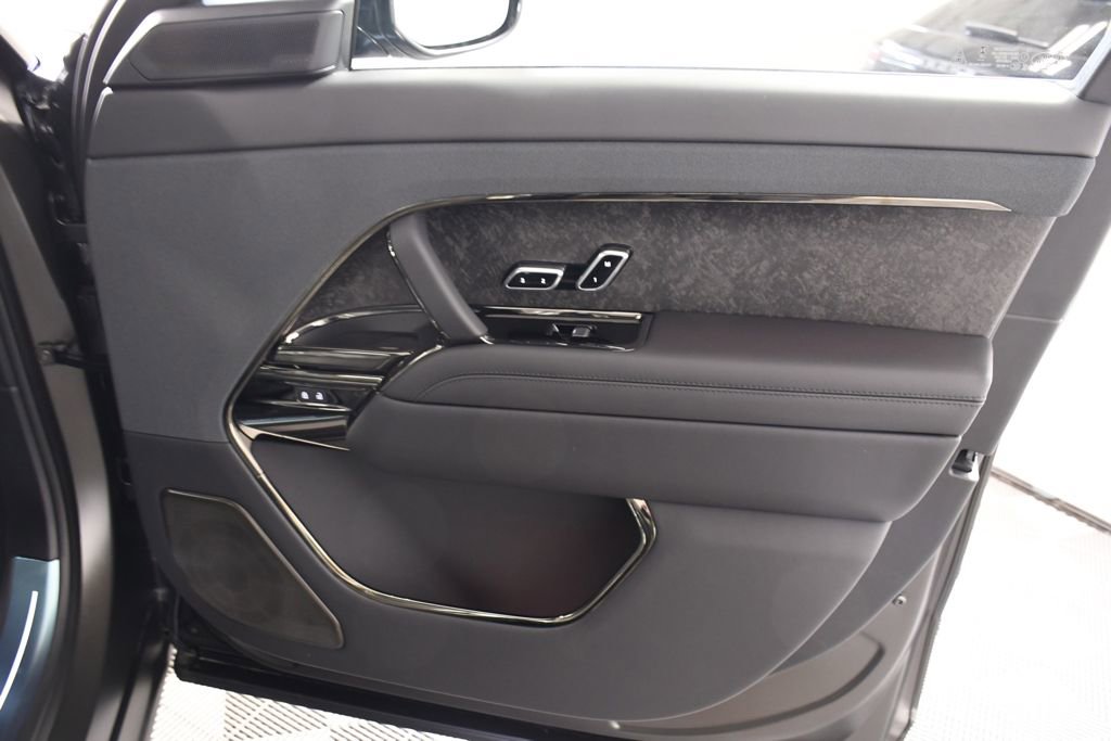 Used 2025 Land Rover Range Rover Sport SV Edition Two image 22