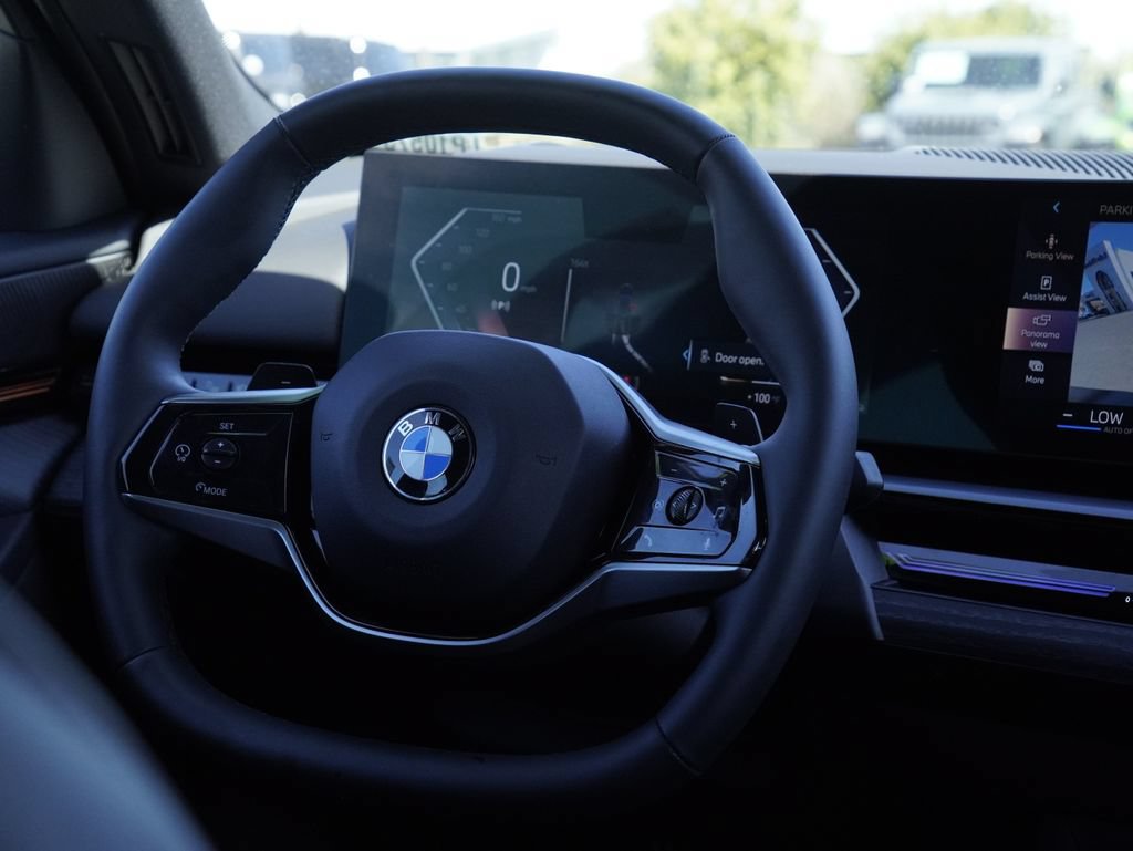 Used 2026 BMW 530i w/ Premium Package RWD image 31