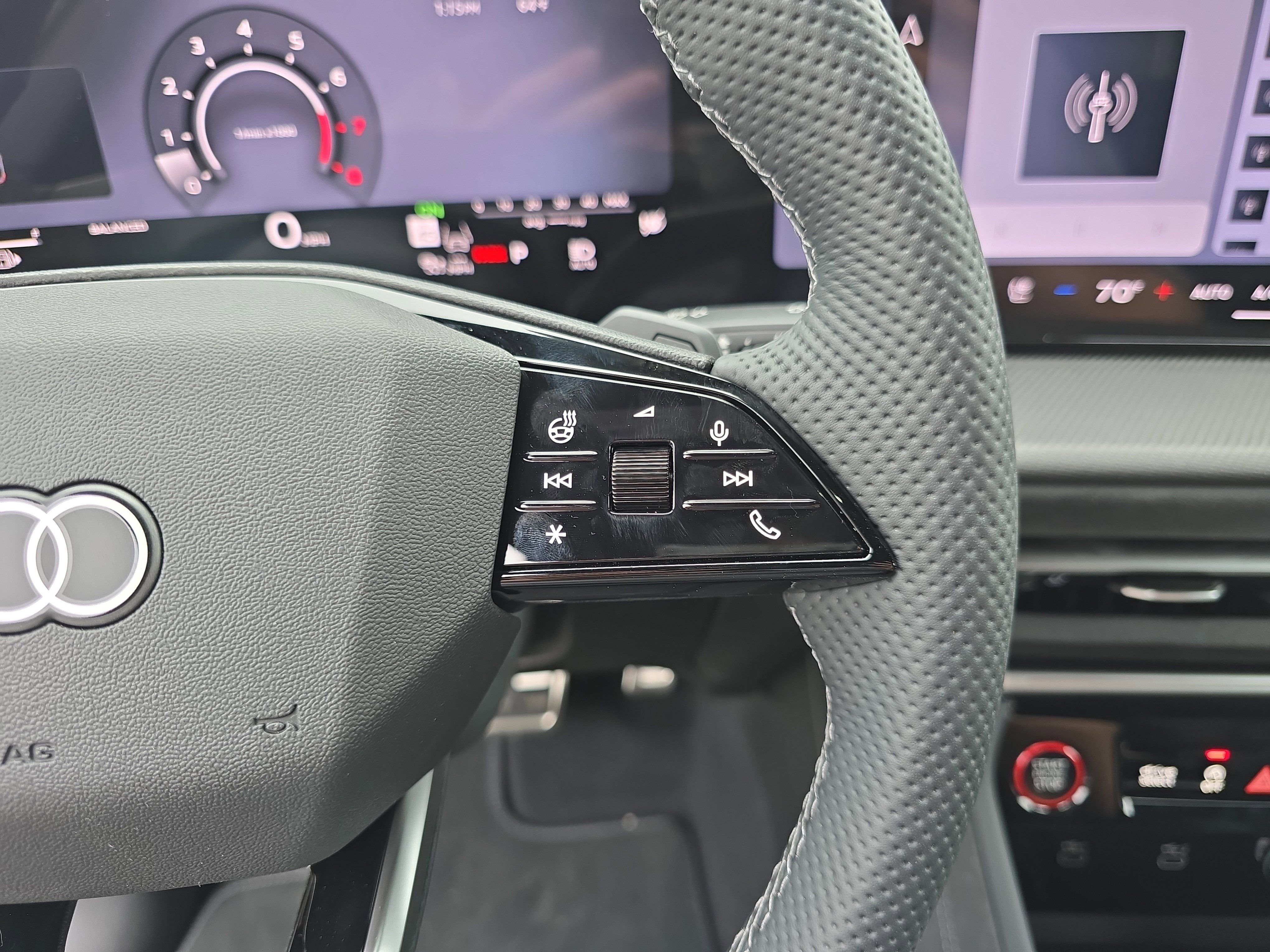 New 2026 Audi SQ5 Prestige AWD/4WD image 18