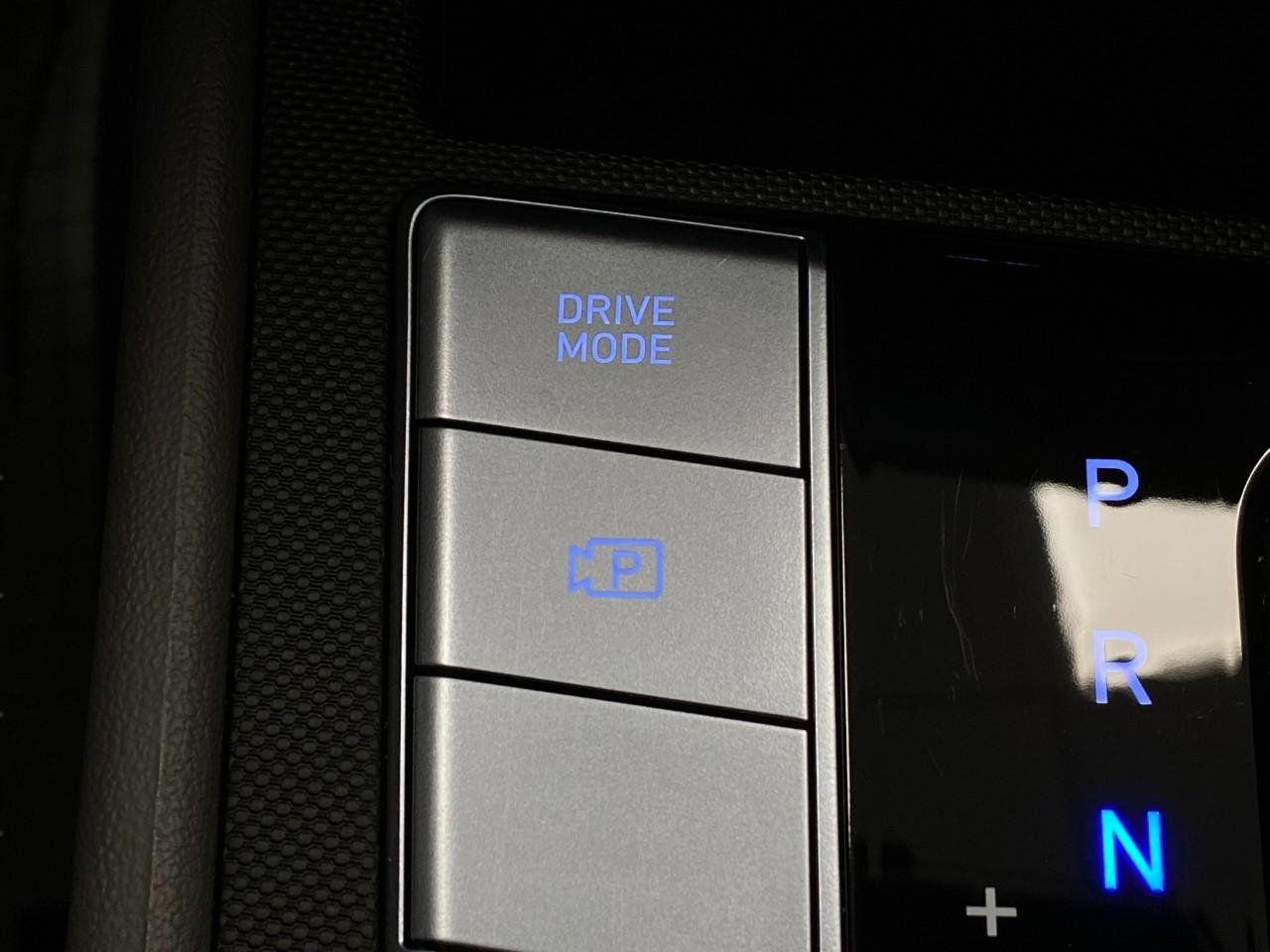 Certified 2025 Hyundai Elantra SEL FWD image 26