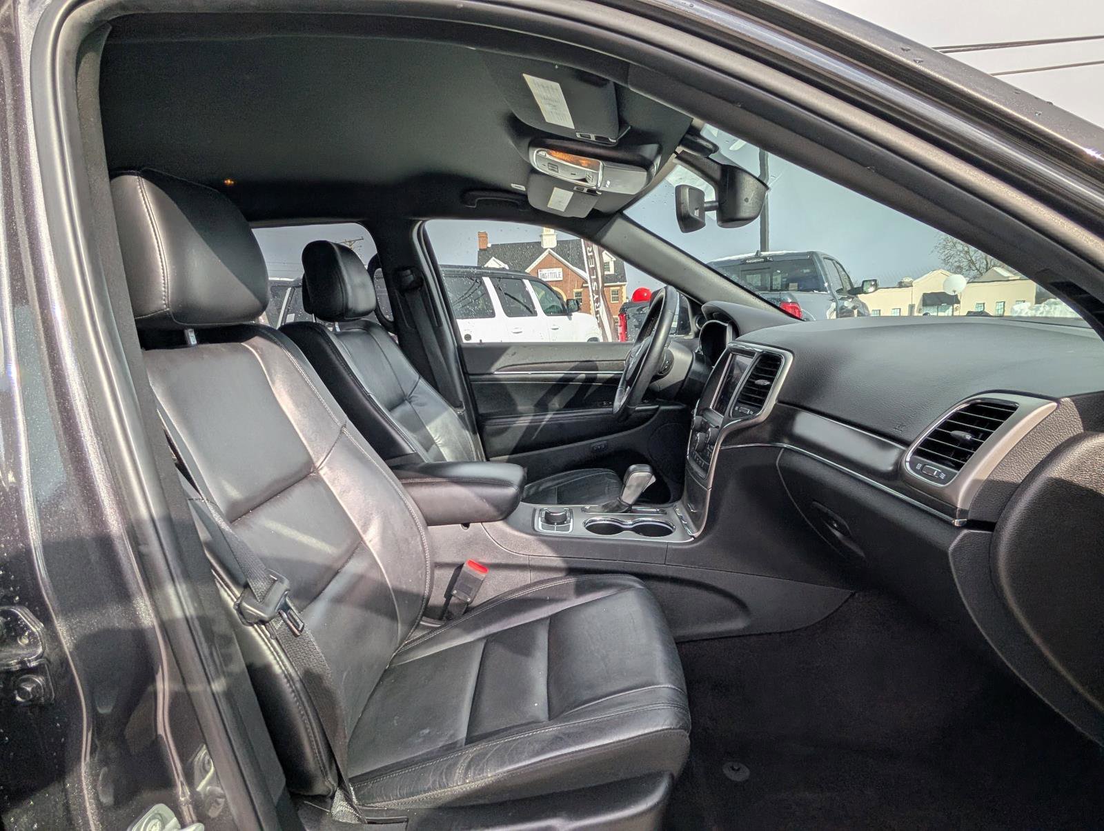 Used 2018 Jeep Grand Cherokee Limited image 10