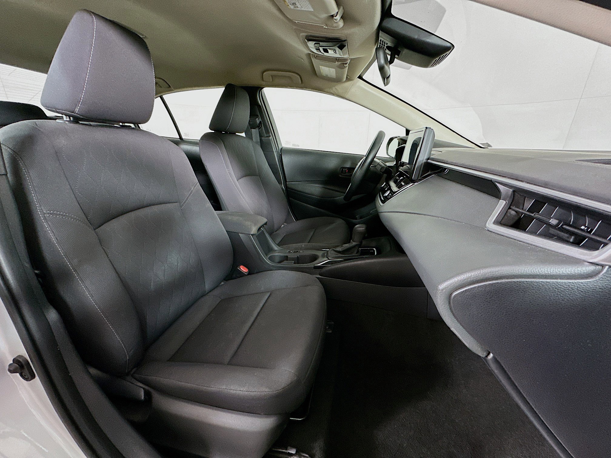 Used 2023 Toyota Corolla LE image 28