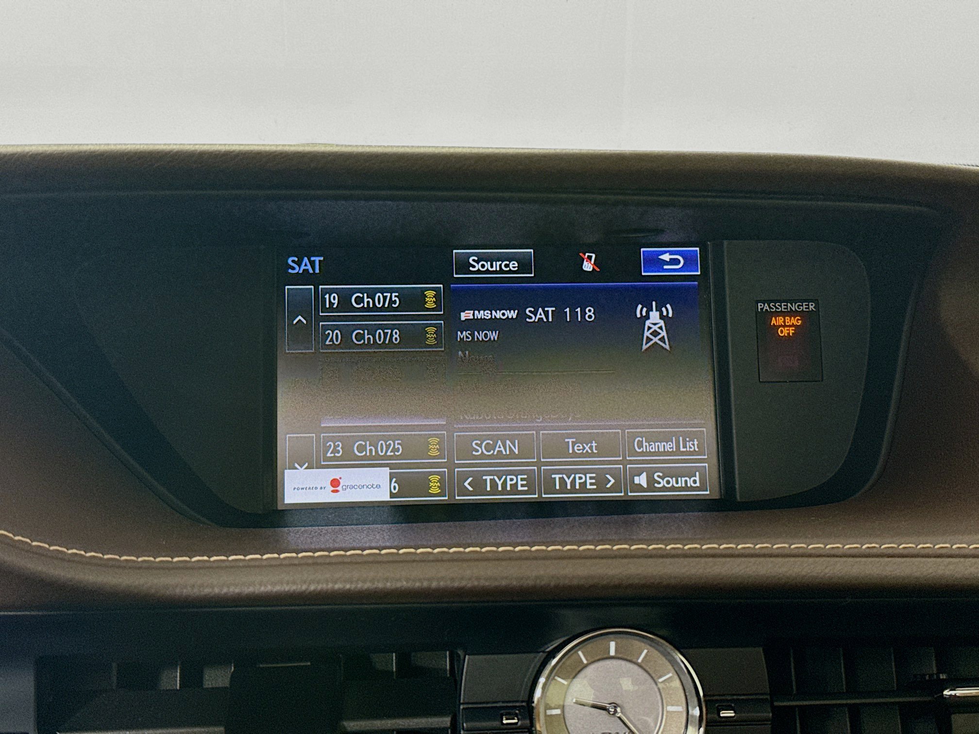 Used 2016 Lexus ES 350 w/ Luxury Package w/Wood Trim FWD image 15