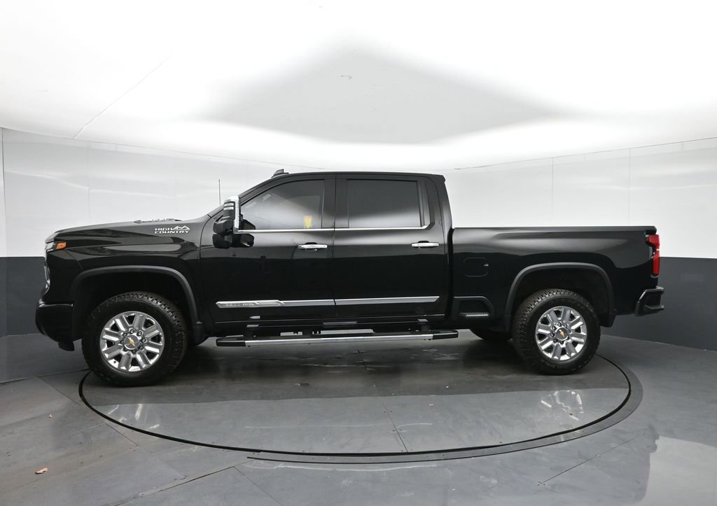Used 2025 Chevrolet Silverado 2500 High Country image 4