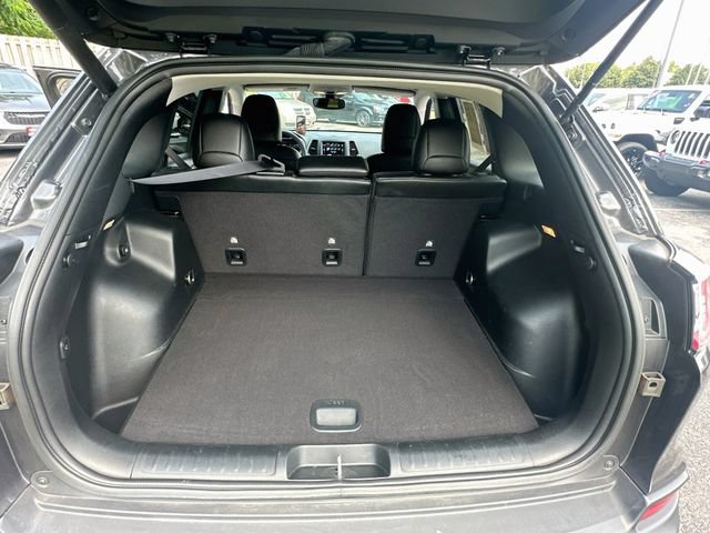 Used 2022 Jeep Cherokee Latitude Lux AWD/4WD image 24