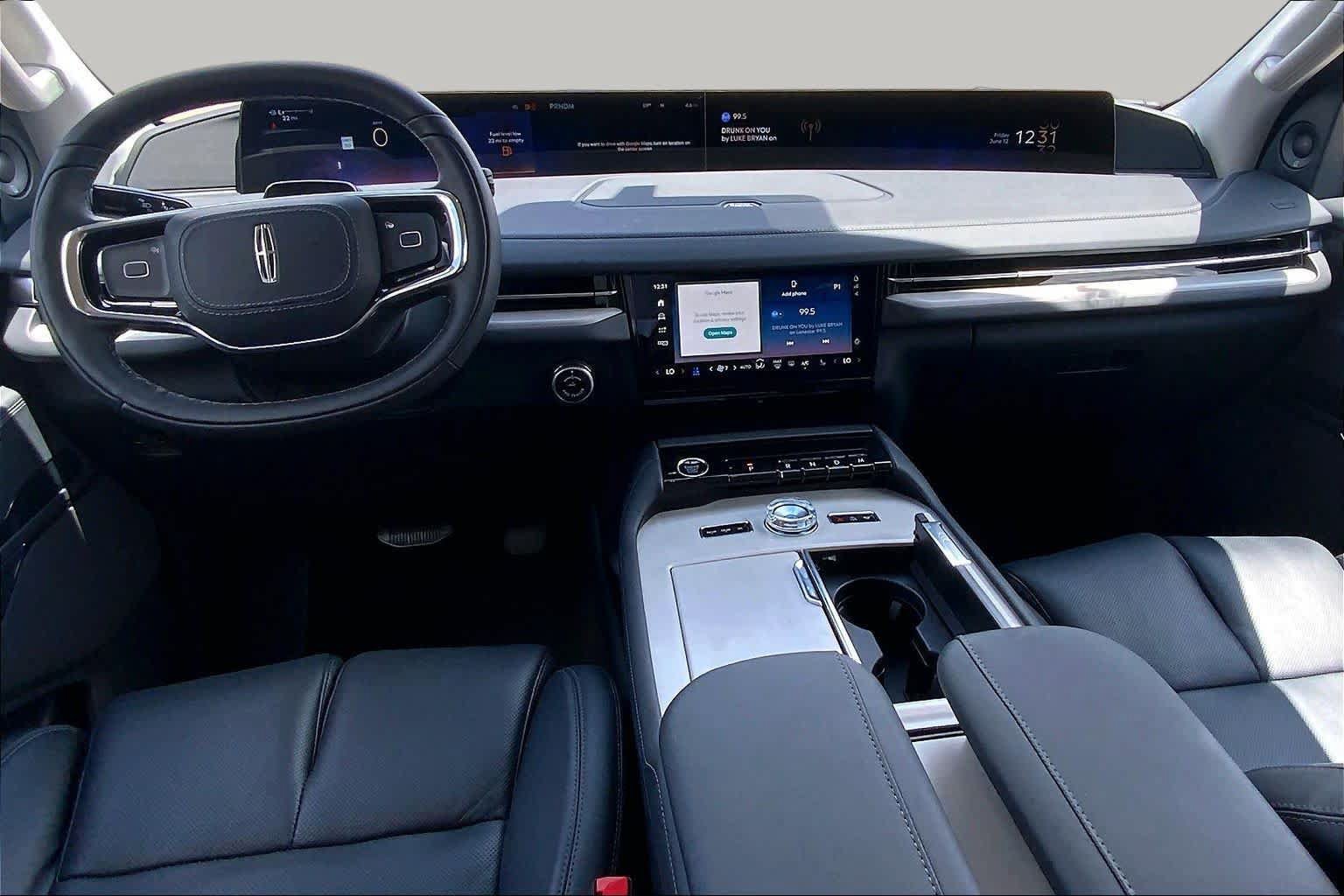 New 2026 Lincoln Navigator Premiere AWD/4WD image 5