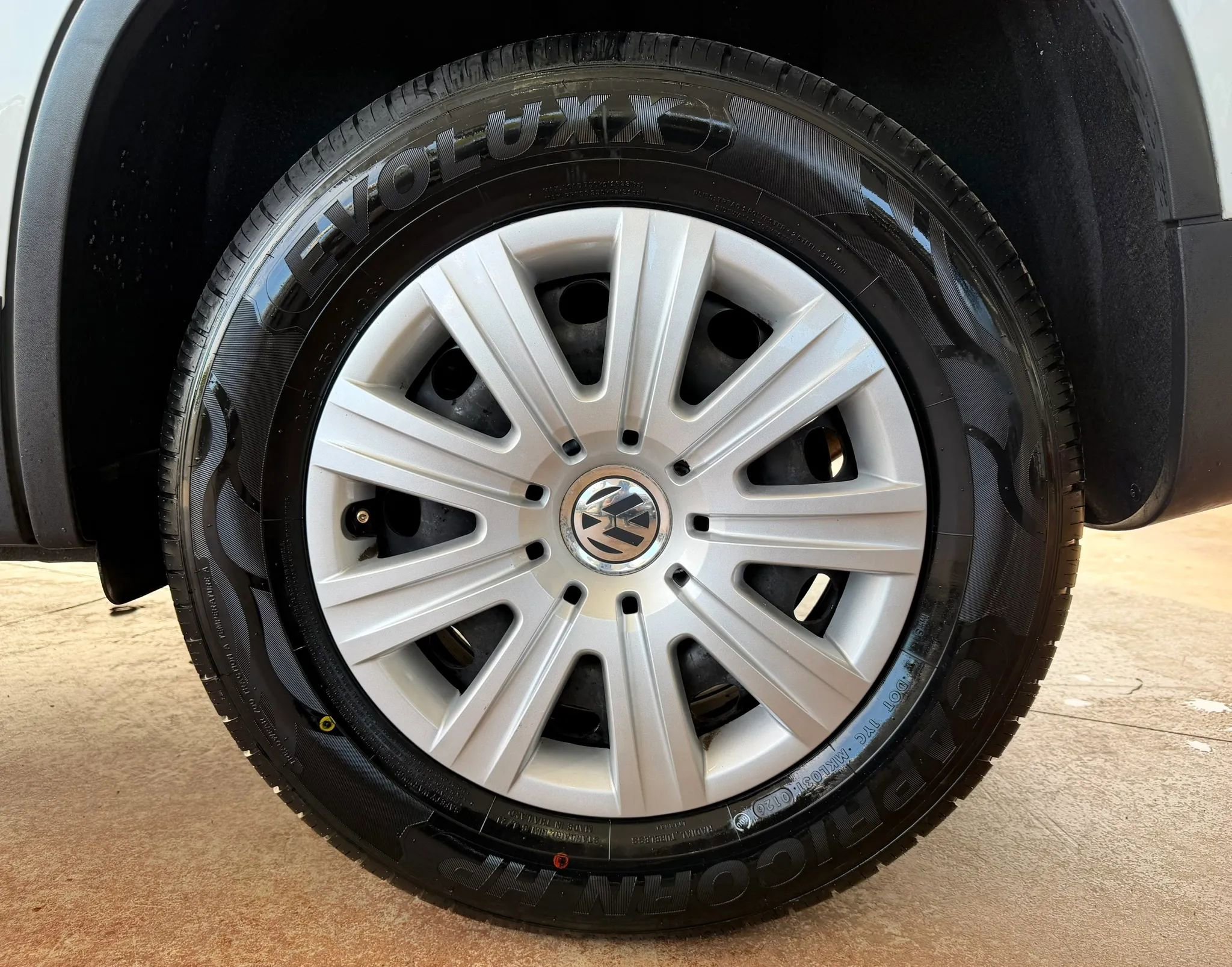 Used 2017 Volkswagen Tiguan Limited image 23