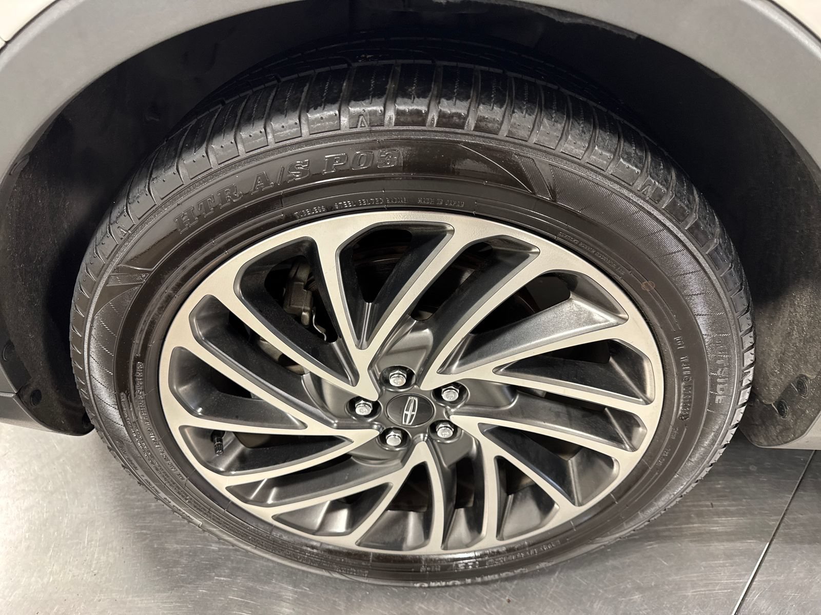 Used 2019 Lincoln Nautilus Reserve AWD/4WD image 2