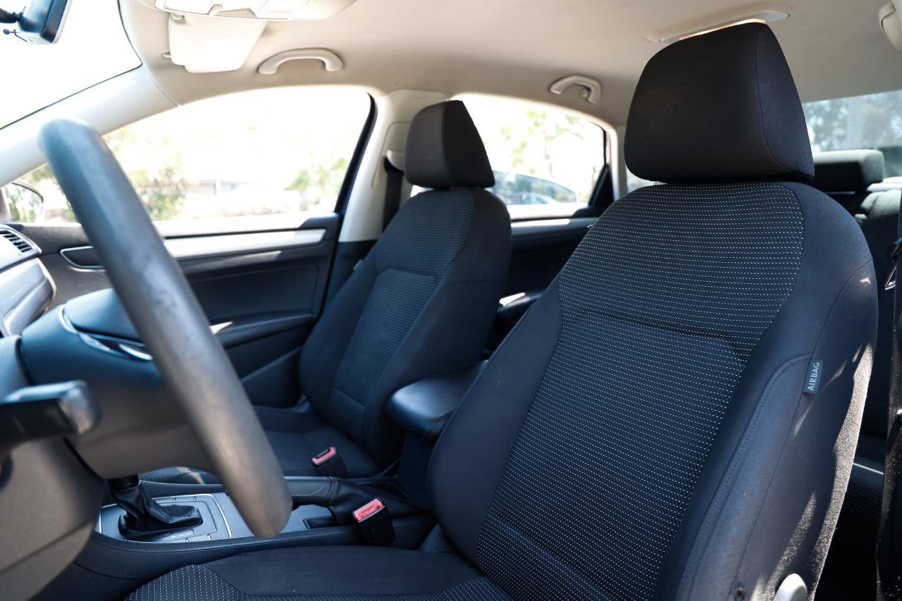 Used 2017 Volkswagen Passat 1.8T S image 6