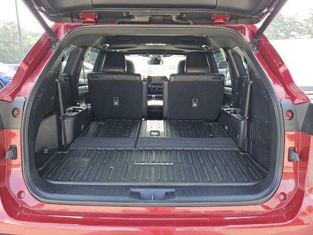 Used 2021 Toyota Highlander XSE AWD/4WD image 13