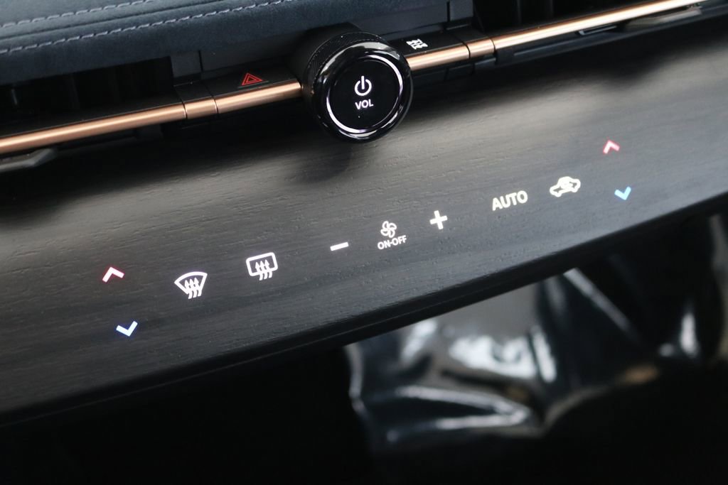 Used 2024 Nissan Ariya AWD image 55