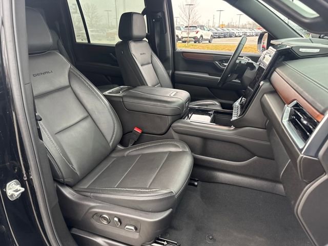 Used 2025 GMC Yukon XL Denali image 12